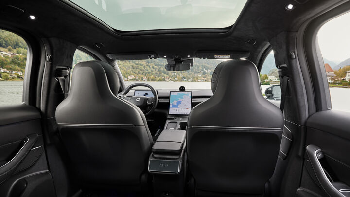 NIO - modellen - EL6 - visual grid - Head up