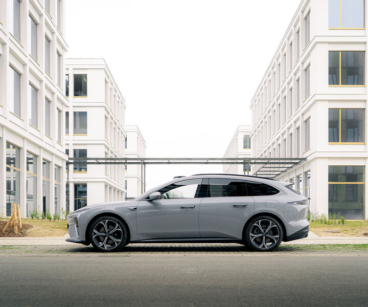 NIO - ET5T - page image