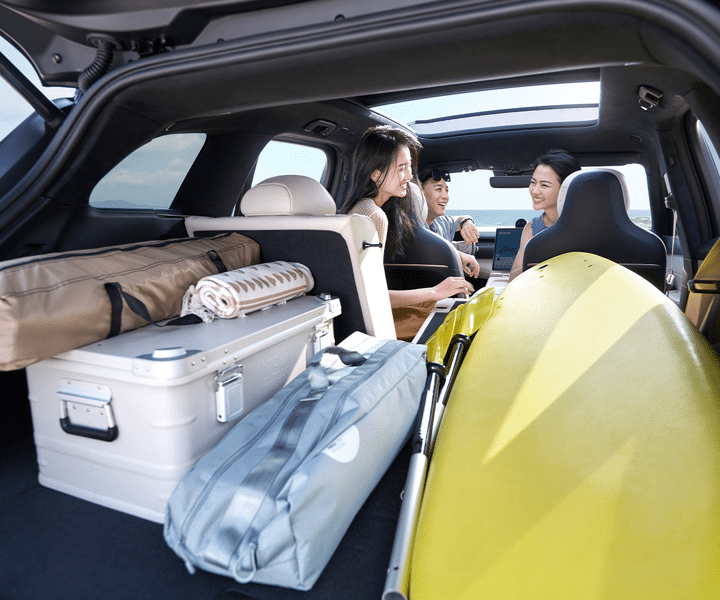 NIO - EL6 - Interieur - Opbergruimte - Page image